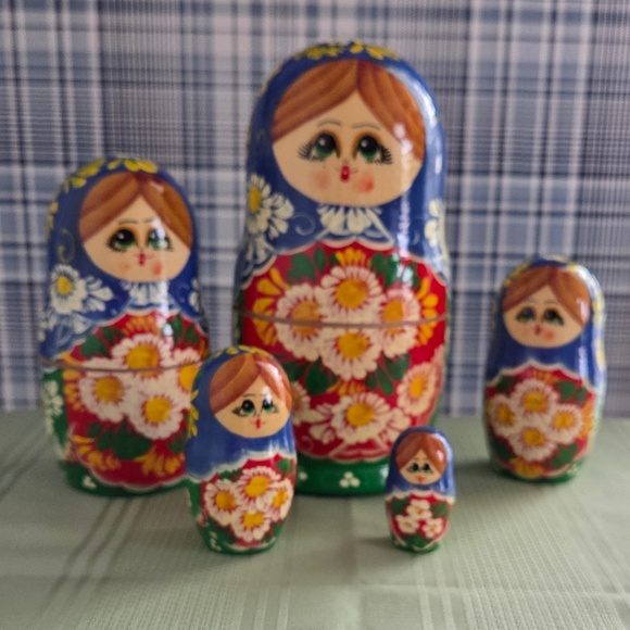 Russian Nesting Dolls set of 5. - Picture 7 of 7